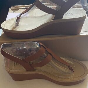 Journee Collection Tan Wedge Sandals for Women Size 7.5